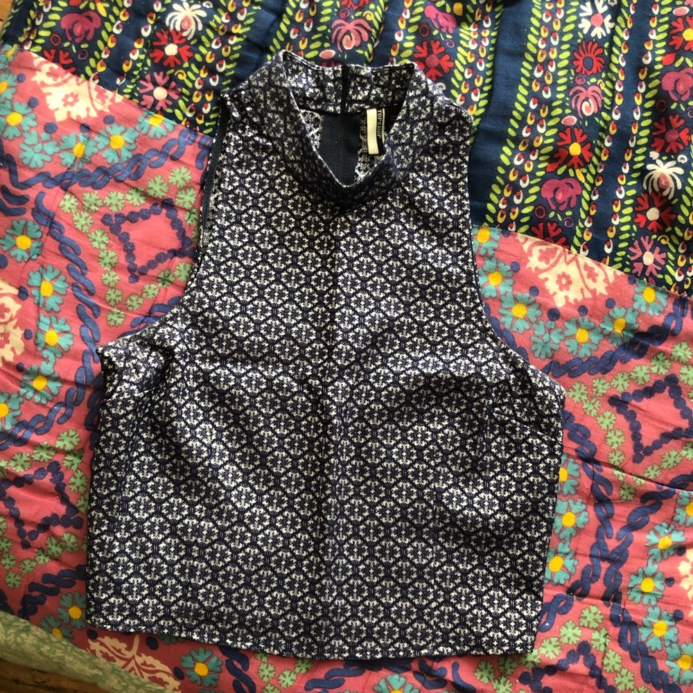 Gorgeous crop tank!